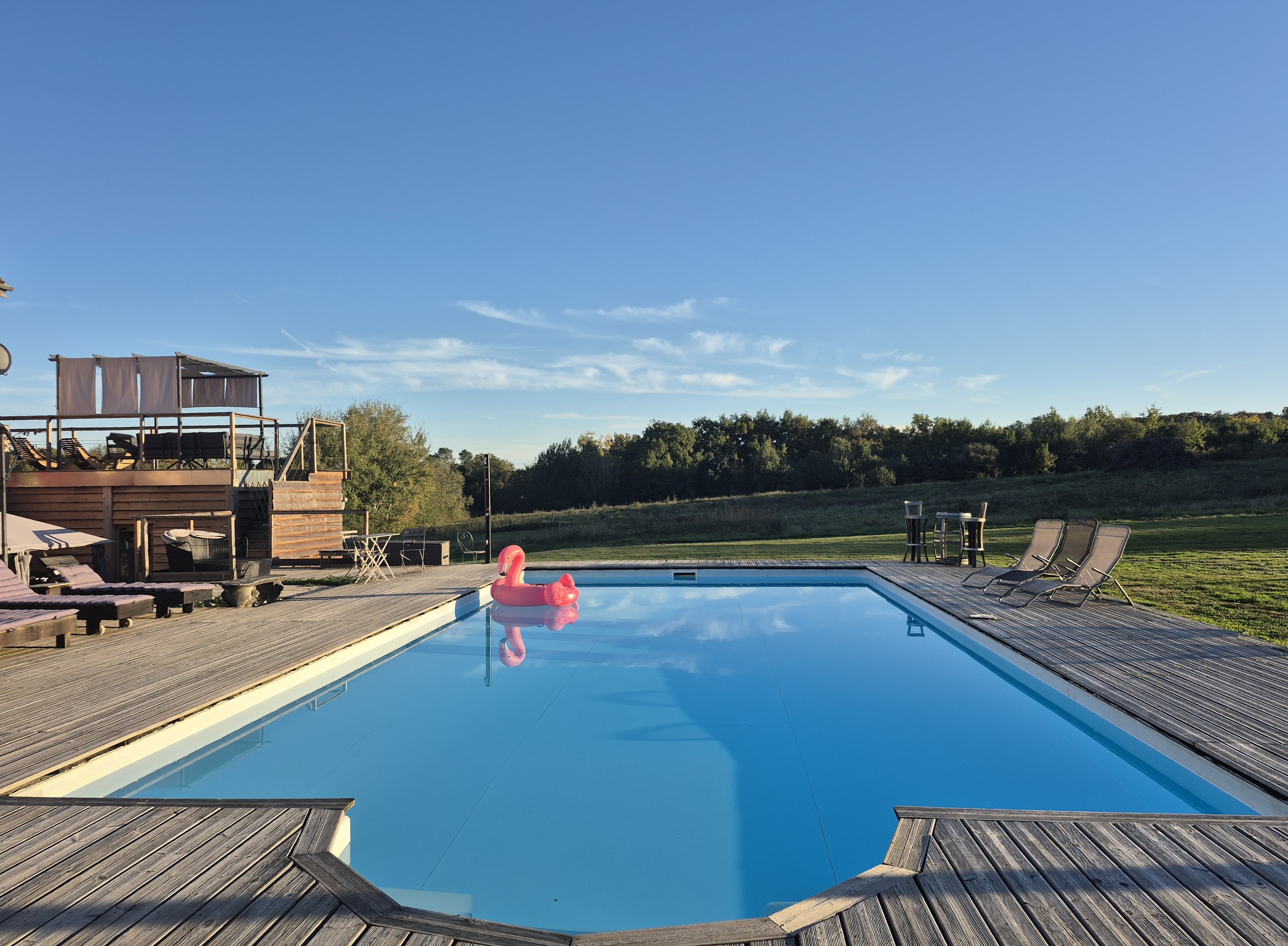 Baron Figues pool and property at sunset