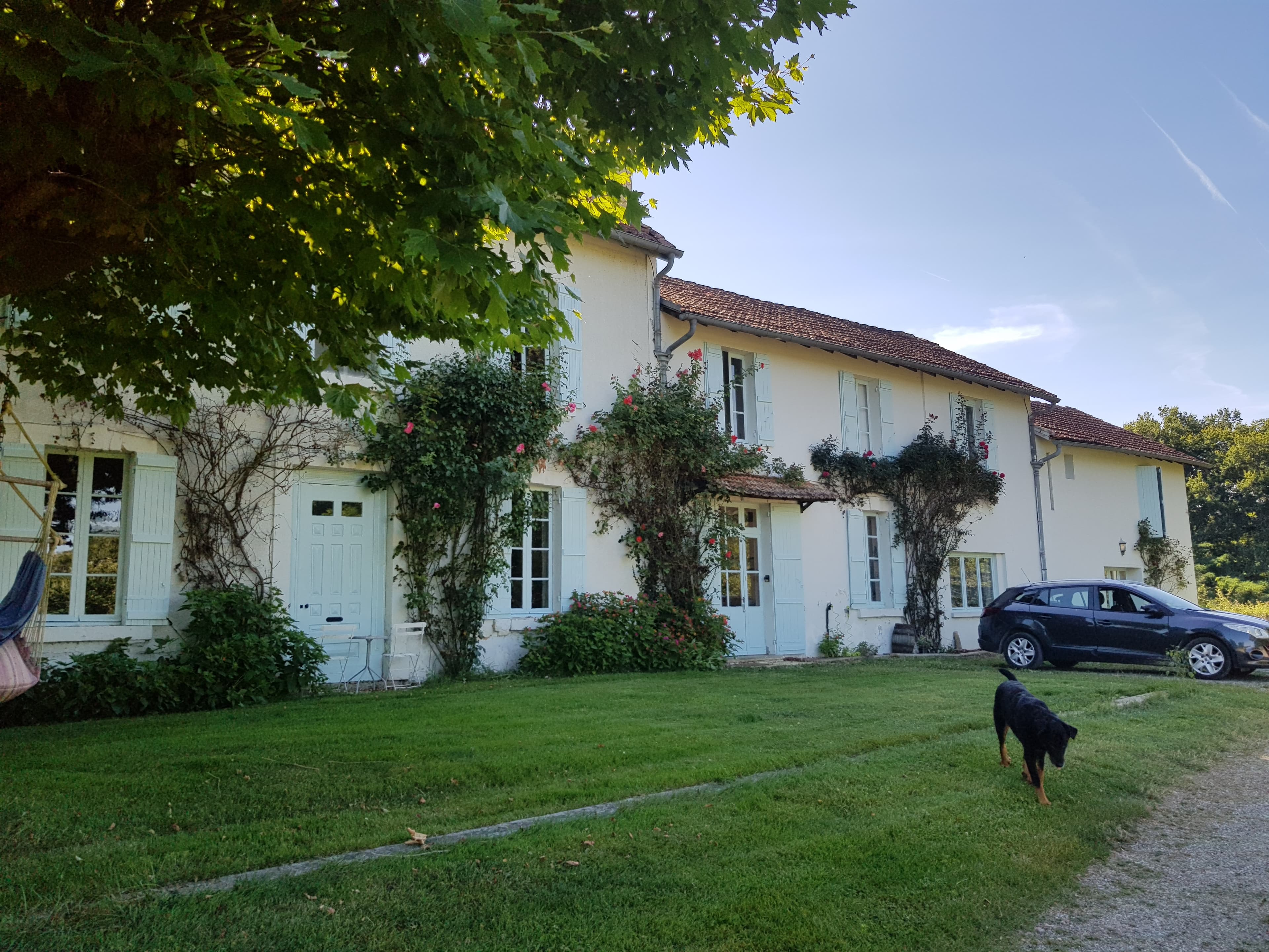 Baron Figues farmhouse exterior